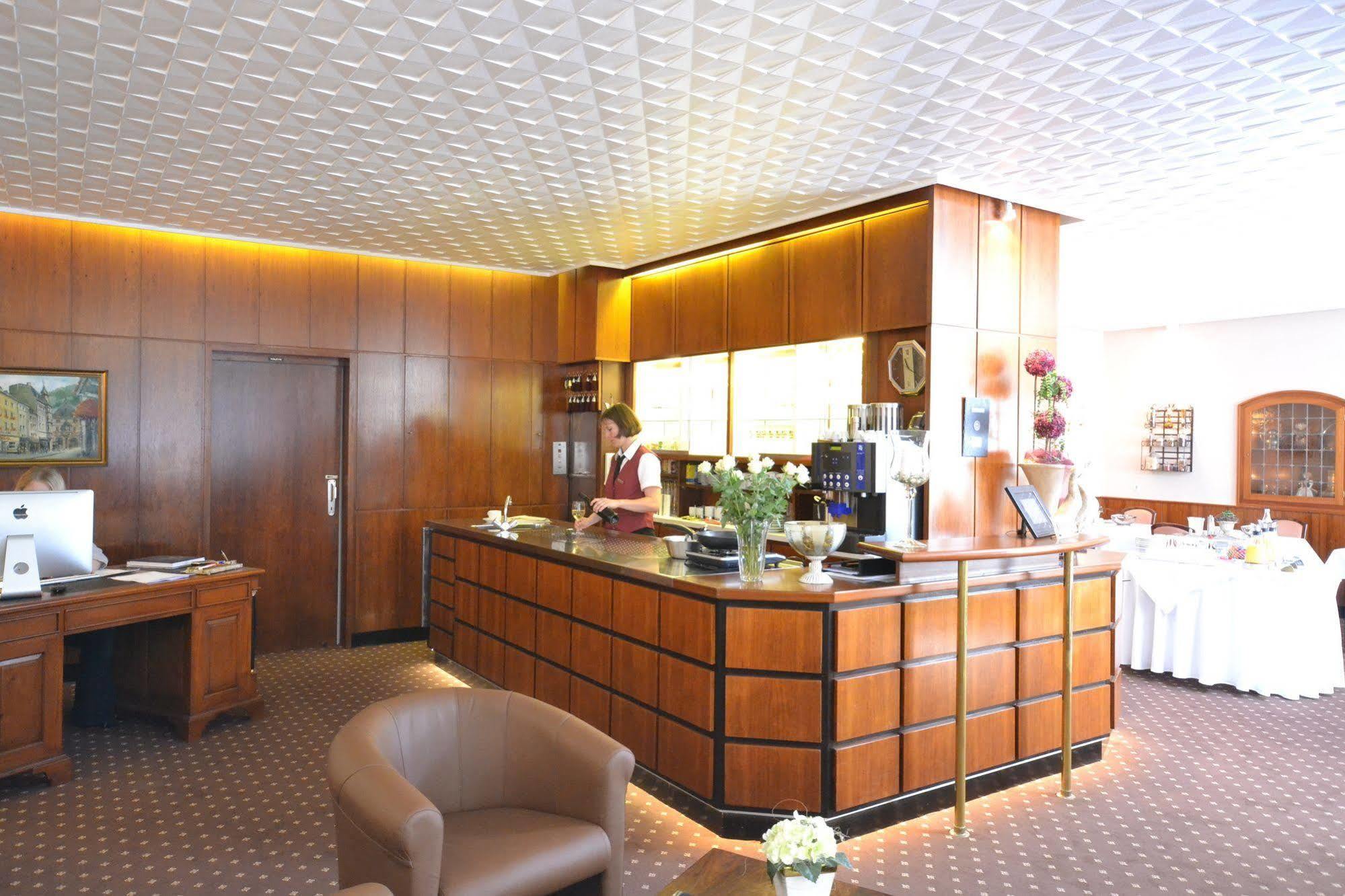 Hotel Binz Бернкастель-Кюс Экстерьер фото