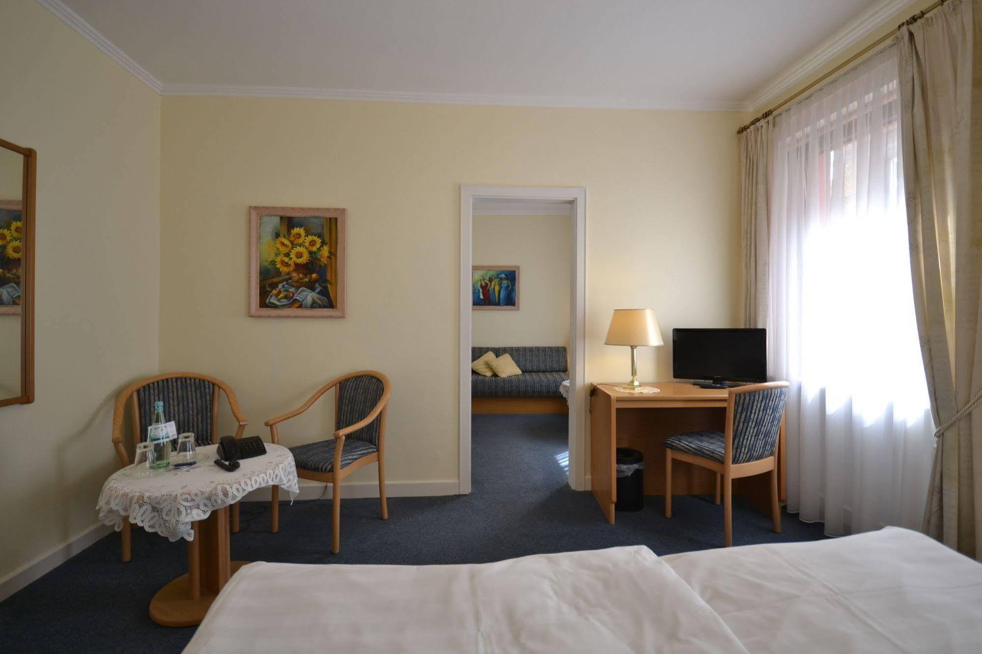 Hotel Binz Бернкастель-Кюс Экстерьер фото